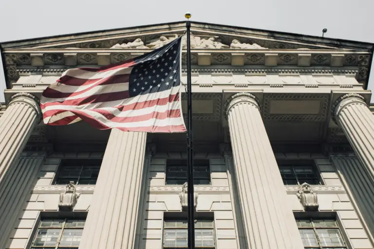 us building in washington dc with white columns